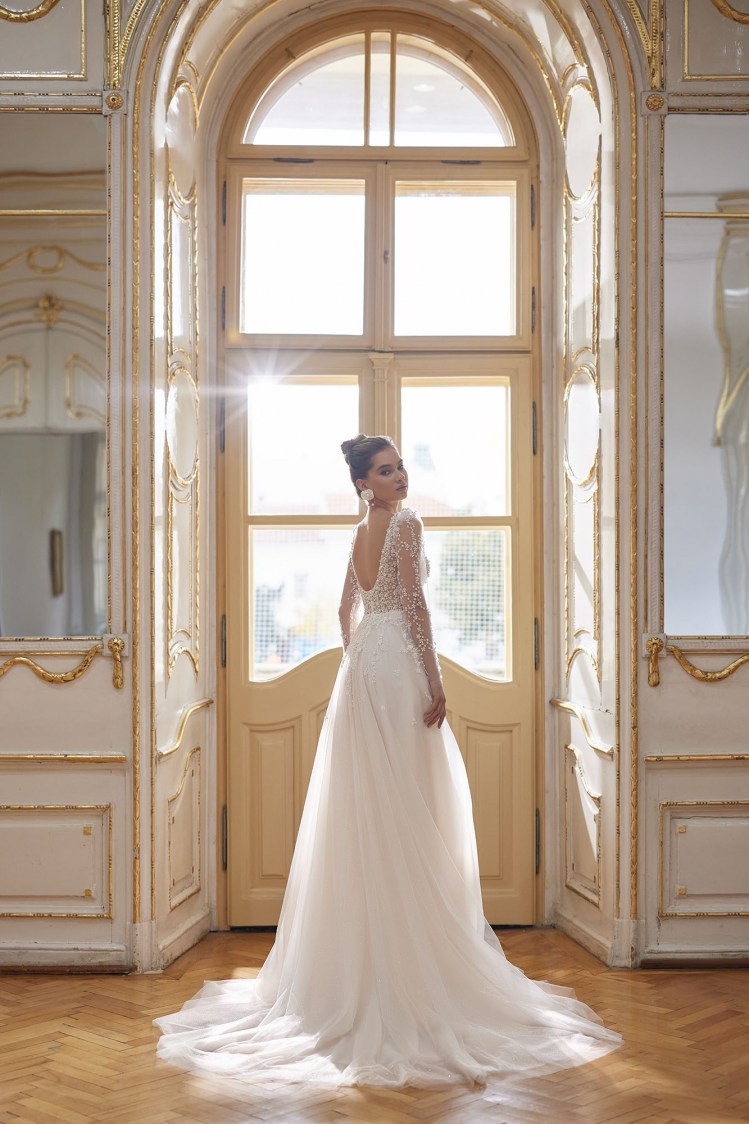 Dress GR001 from the Golden Ray collection by Angeo Bridal