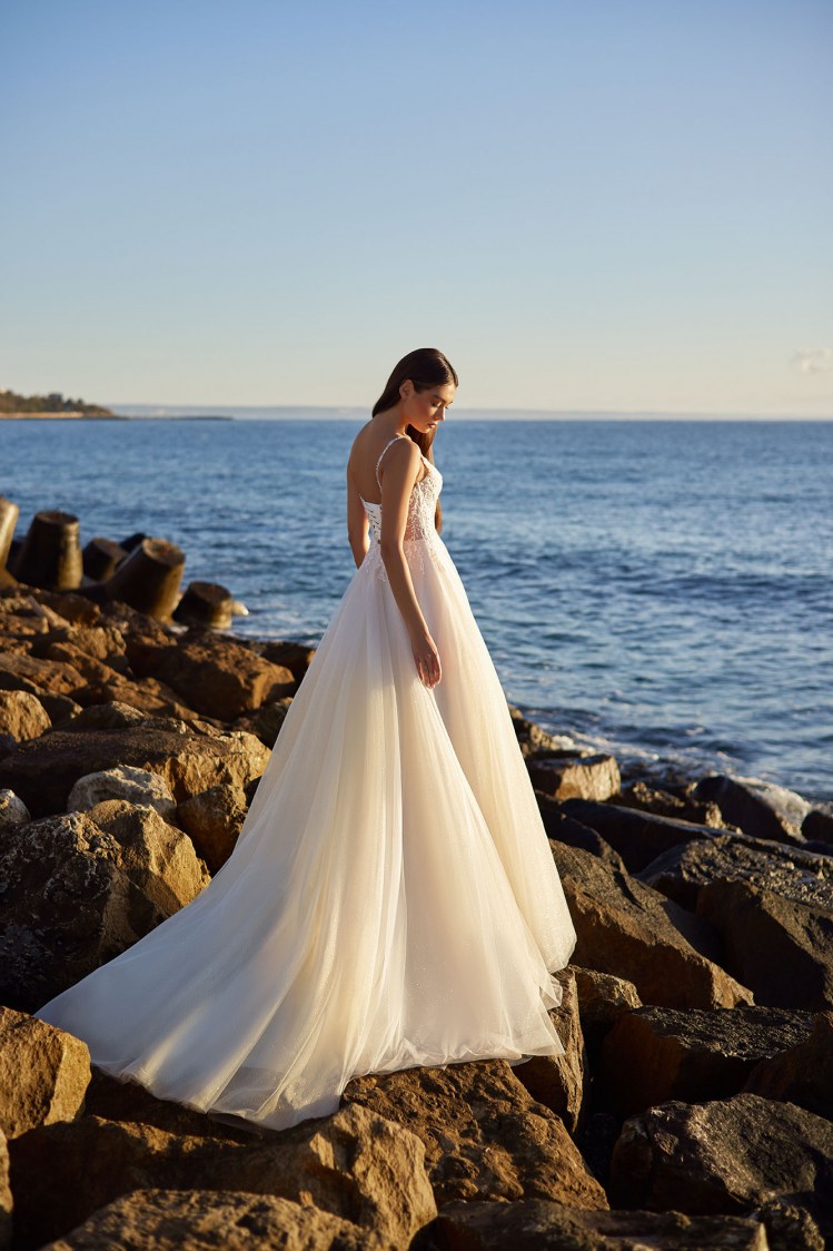 Dress GR004 from the Golden Ray collection by Angeo Bridal