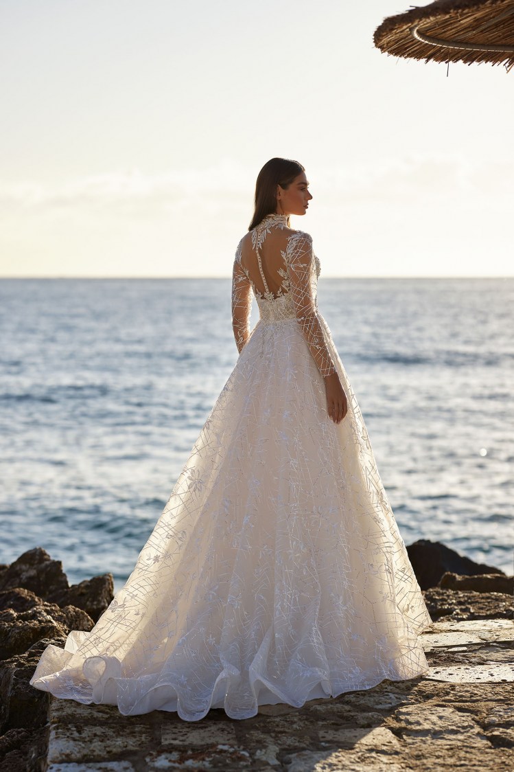 Dress GR005 from the Golden Ray collection by Angeo Bridal