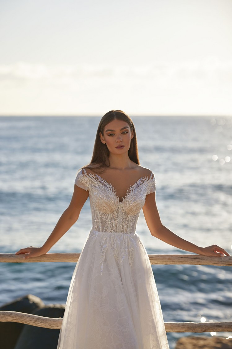 Dress GR006 from the Golden Ray collection by Angeo Bridal
