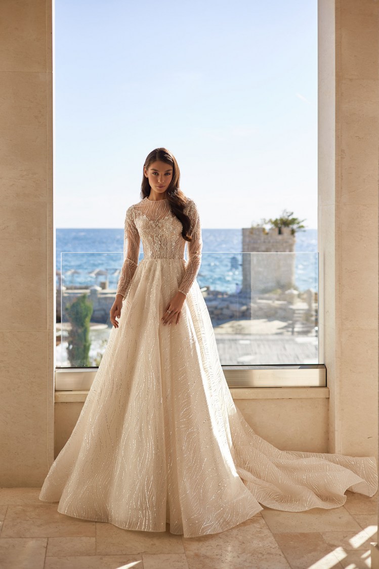 Dress GR010 from the Golden Ray collection by Angeo Bridal