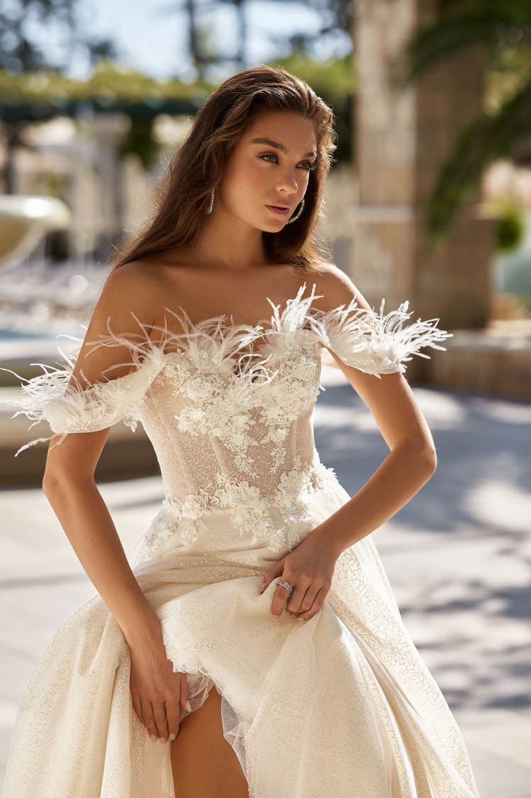 Dress GR011 from the Golden Ray collection by Angeo Bridal