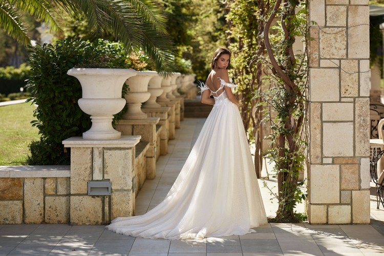 Dress GR011 from the Golden Ray collection by Angeo Bridal