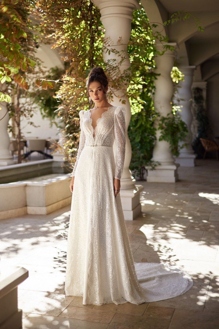 Dress GR012 from the Golden Ray collection by Angeo Bridal