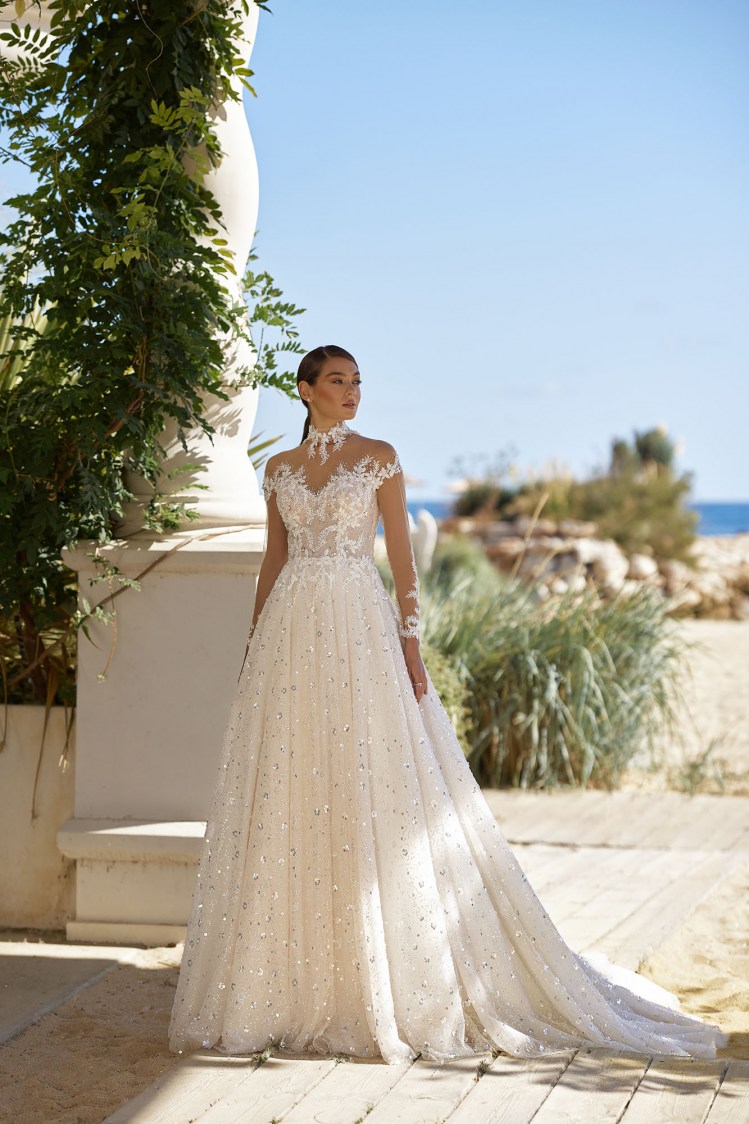Dress GR015 from the Golden Ray collection by Angeo Bridal
