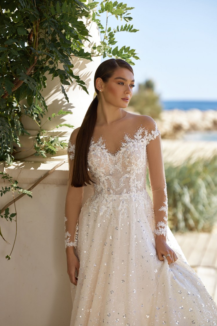Dress GR015 from the Golden Ray collection by Angeo Bridal