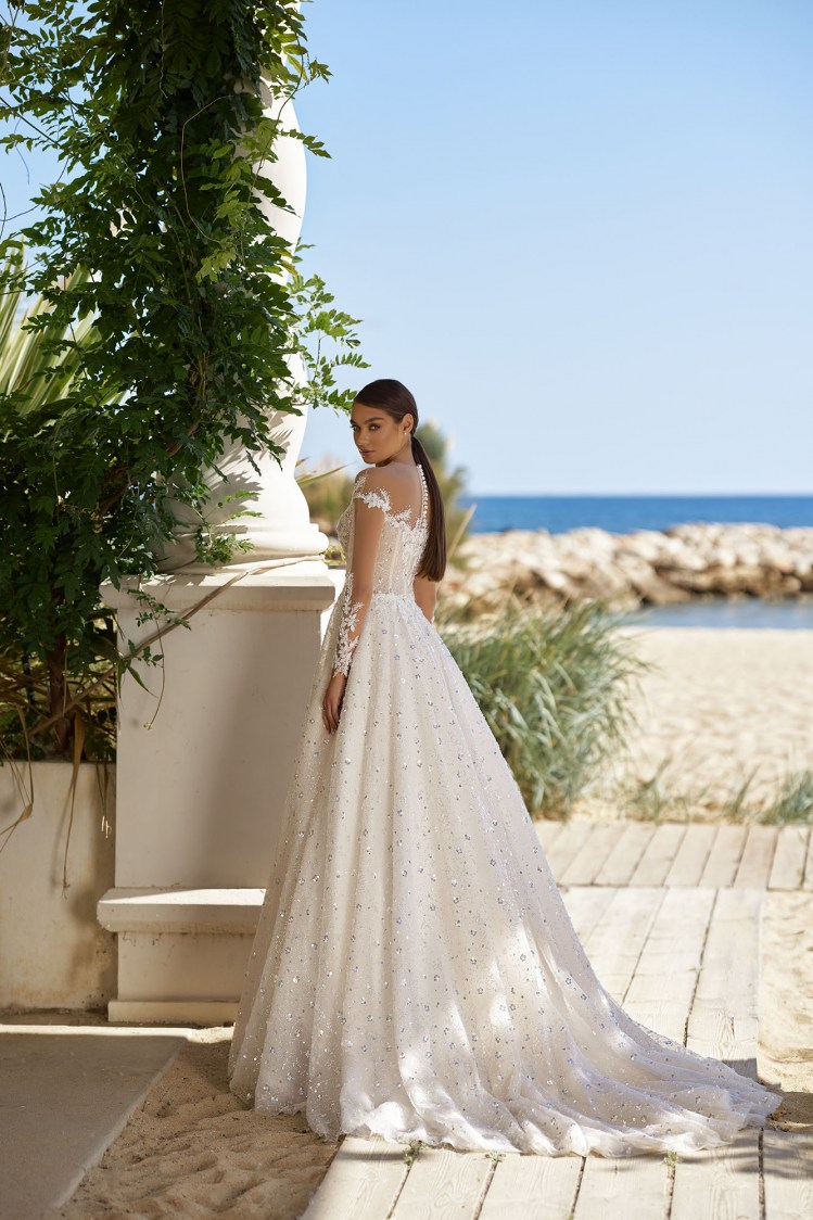 Dress GR015 from the Golden Ray collection by Angeo Bridal