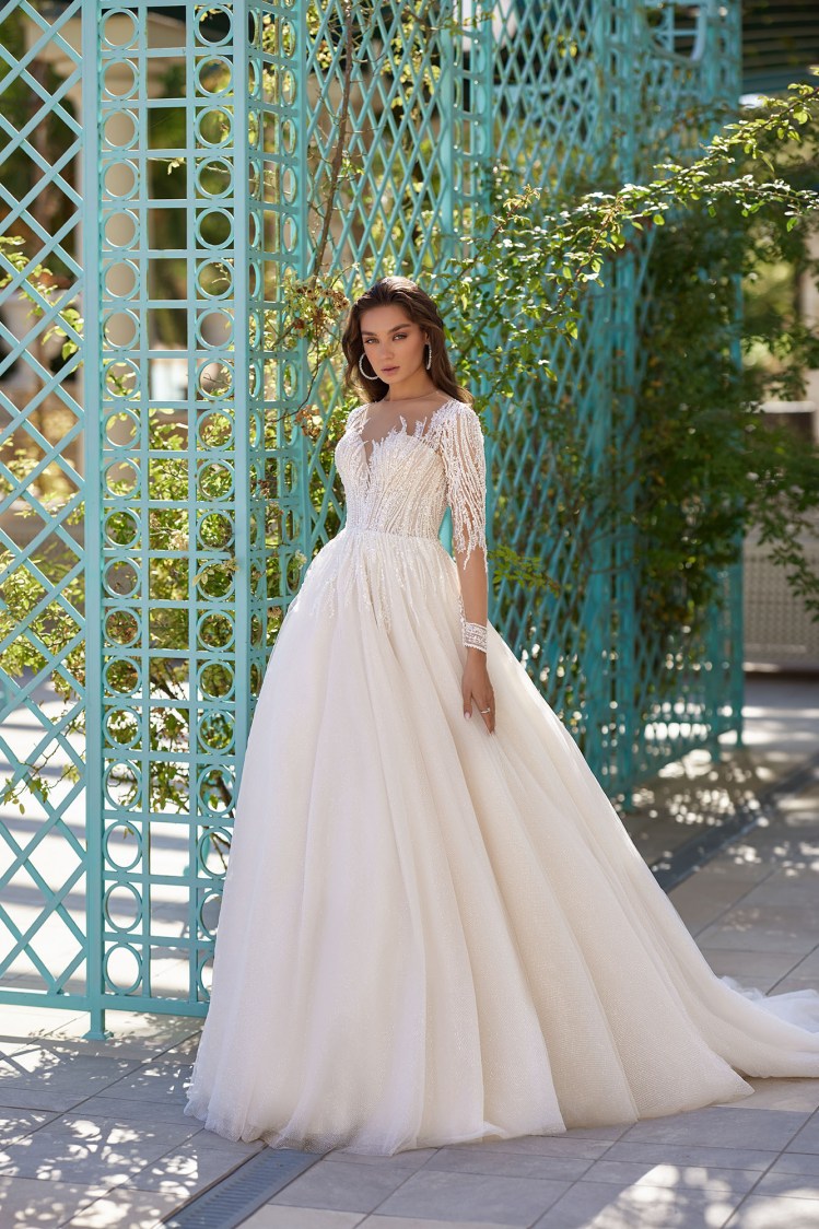 Dress GR017 from the Golden Ray collection by Angeo Bridal