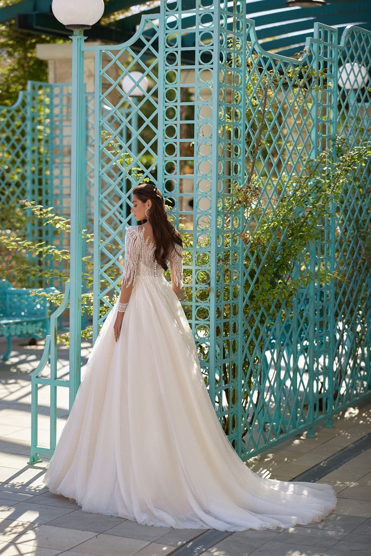 Dress GR017 from the Golden Ray collection by Angeo Bridal