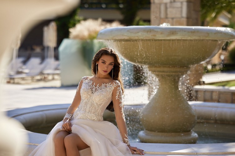 Dress GR018 from the Golden Ray collection by Angeo Bridal