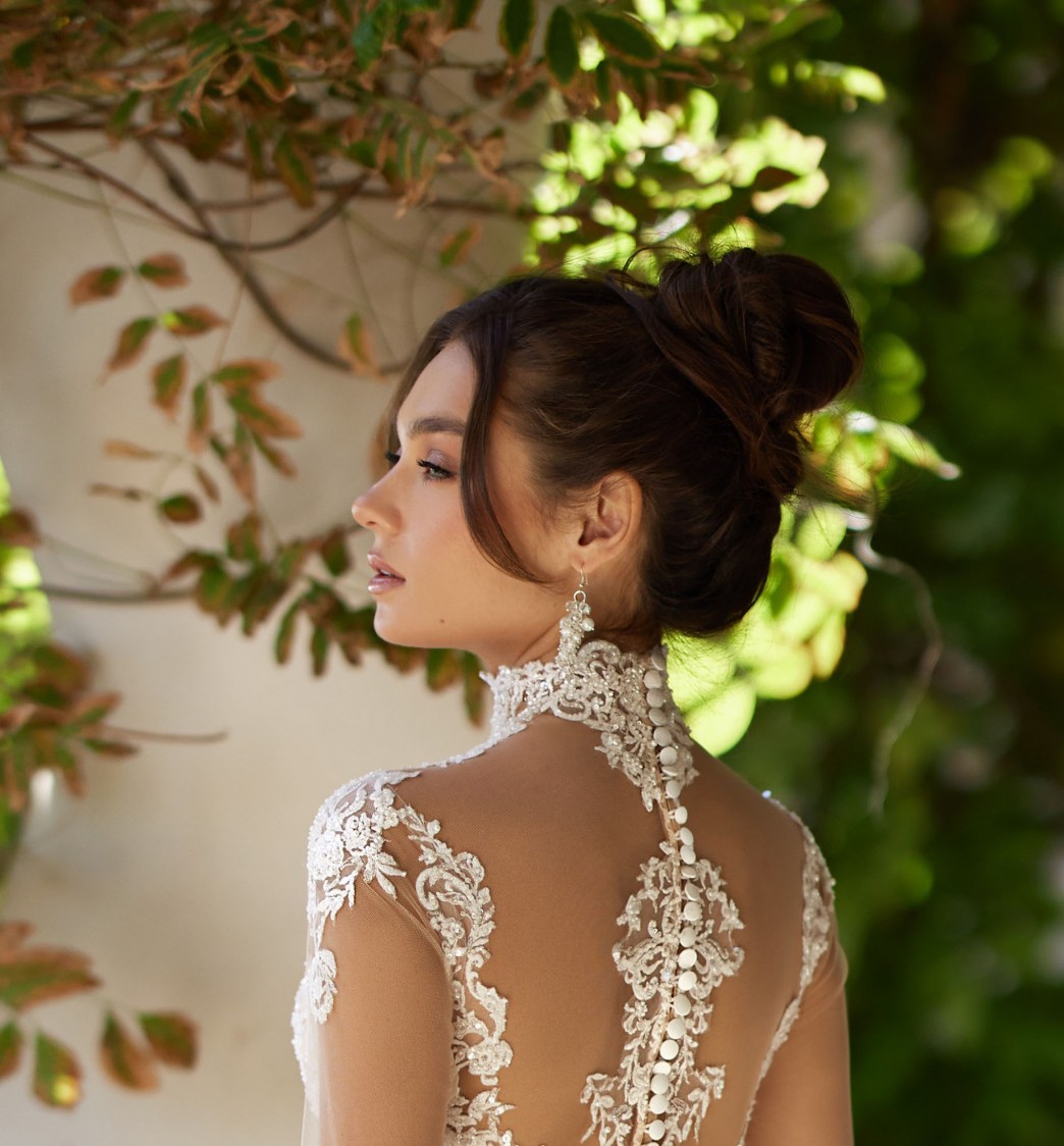 Dress GR019 from the Golden Ray collection by Angeo Bridal