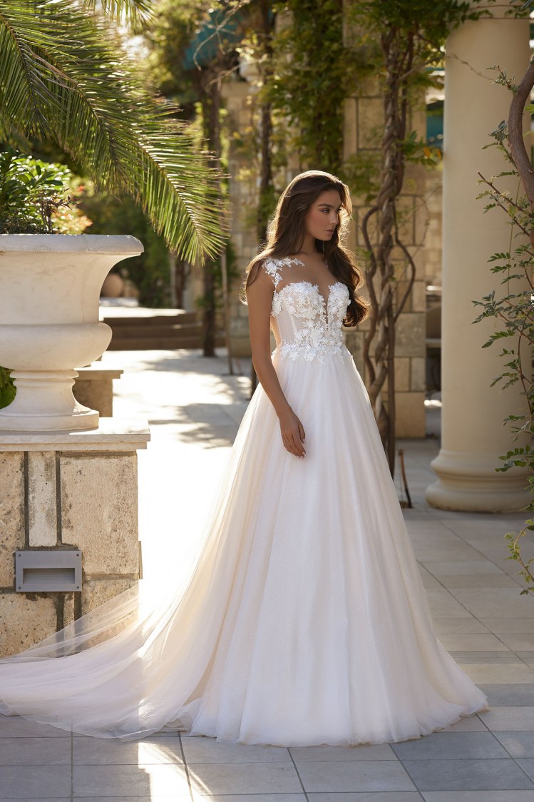 Dress GR020 from the Golden Ray collection by Angeo Bridal