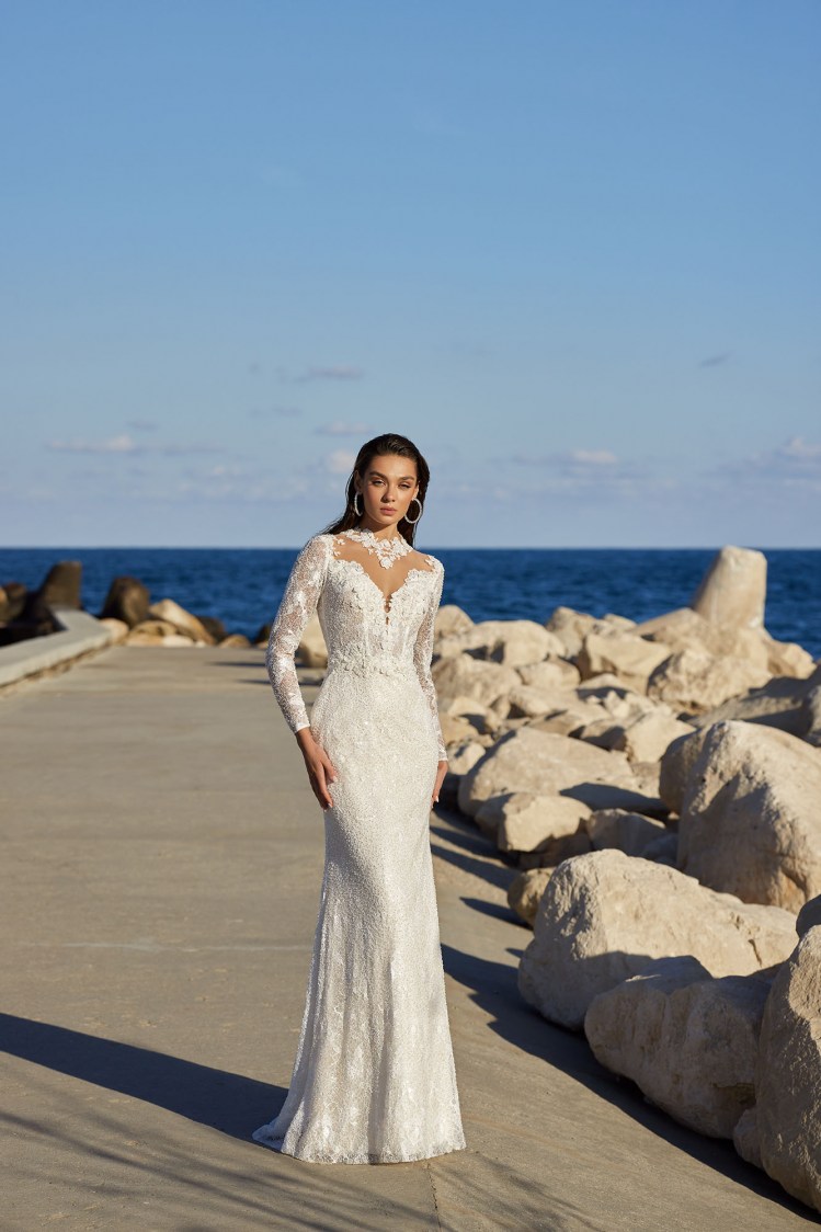 Dress GR021 from the Golden Ray collection by Angeo Bridal