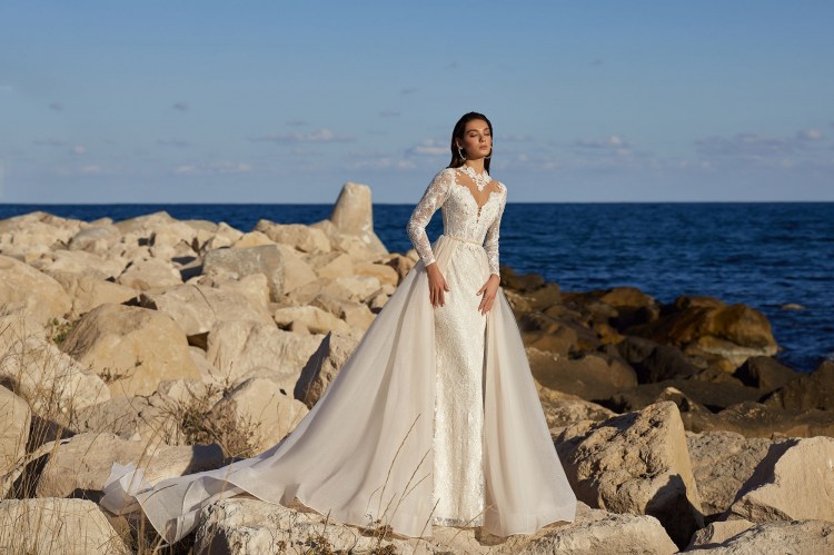 Dress GR021 from the Golden Ray collection by Angeo Bridal