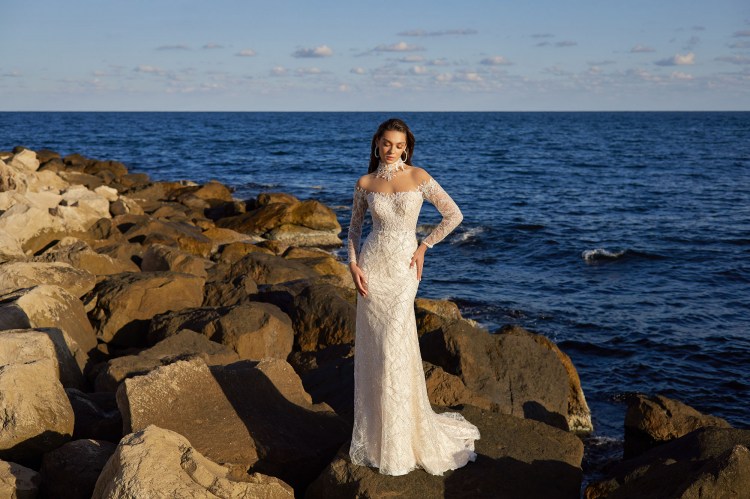 Dress GR024 from the Golden Ray collection by Angeo Bridal