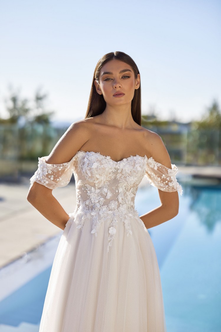 Dress GR025 from the Golden Ray collection by Angeo Bridal