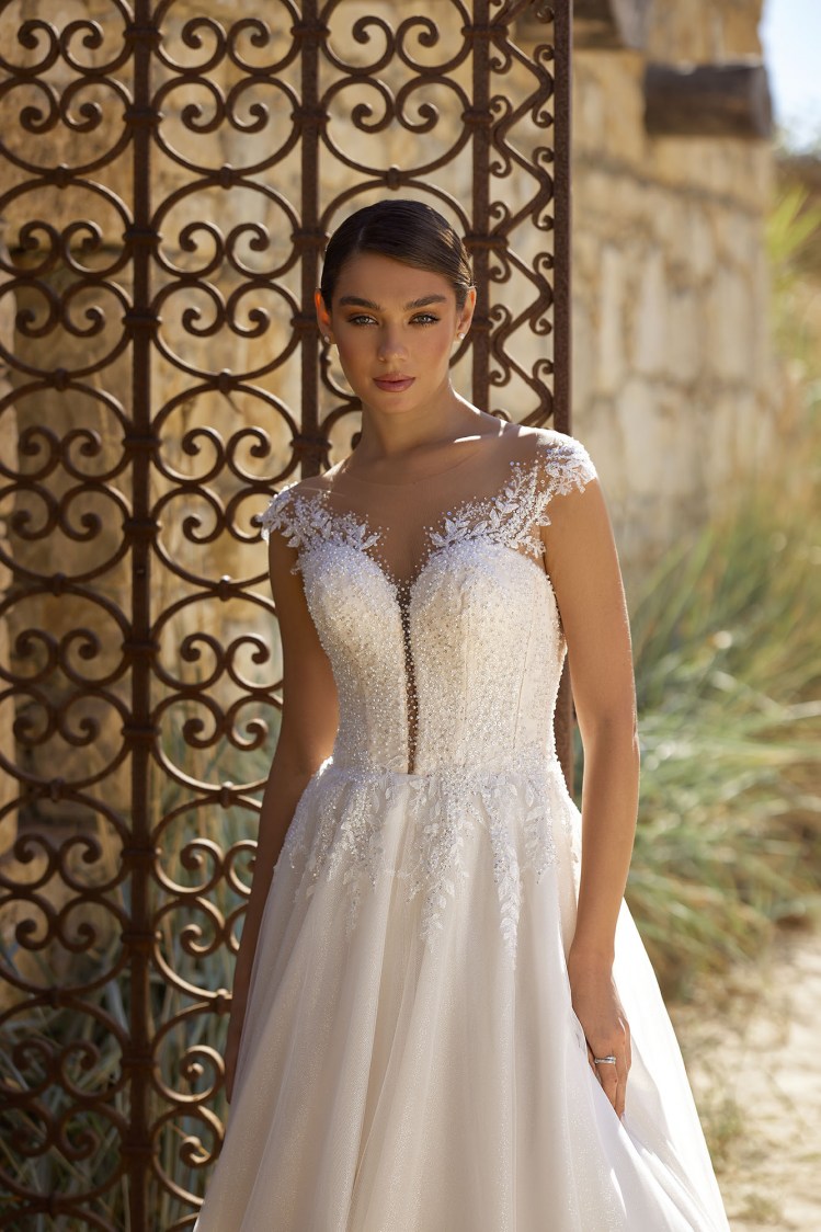 Dress GR027 from the Golden Ray collection by Angeo Bridal