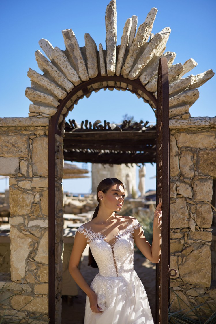Dress GR027 from the Golden Ray collection by Angeo Bridal