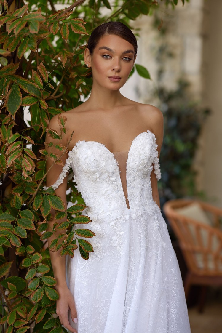 Dress GR029 from the Golden Ray collection by Angeo Bridal