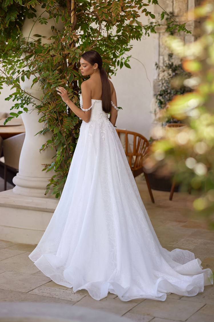 Dress GR029 from the Golden Ray collection by Angeo Bridal