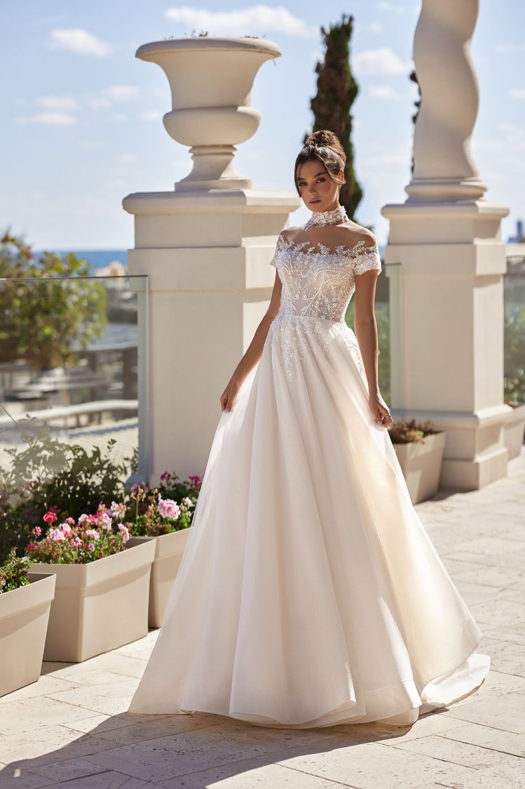 Dress GR032 from the Golden Ray collection by Angeo Bridal