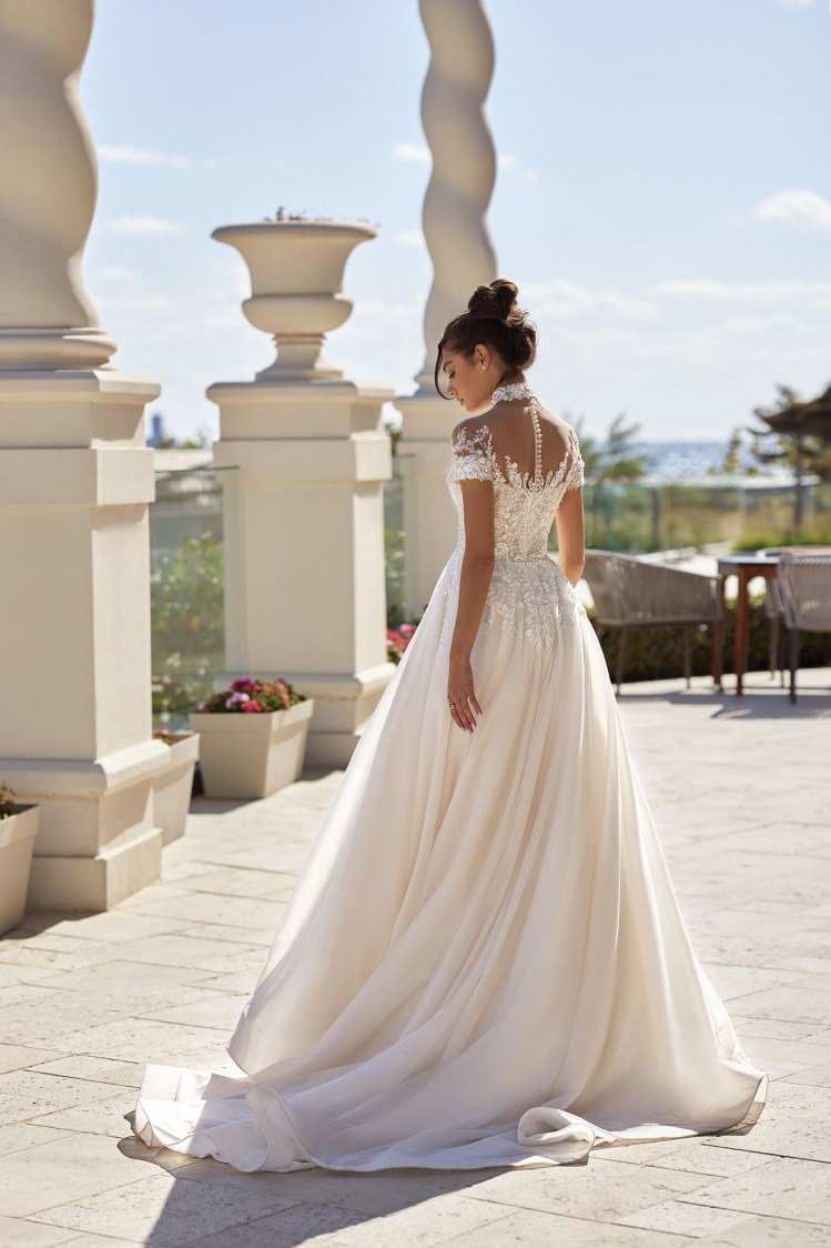 Dress GR032 from the Golden Ray collection by Angeo Bridal