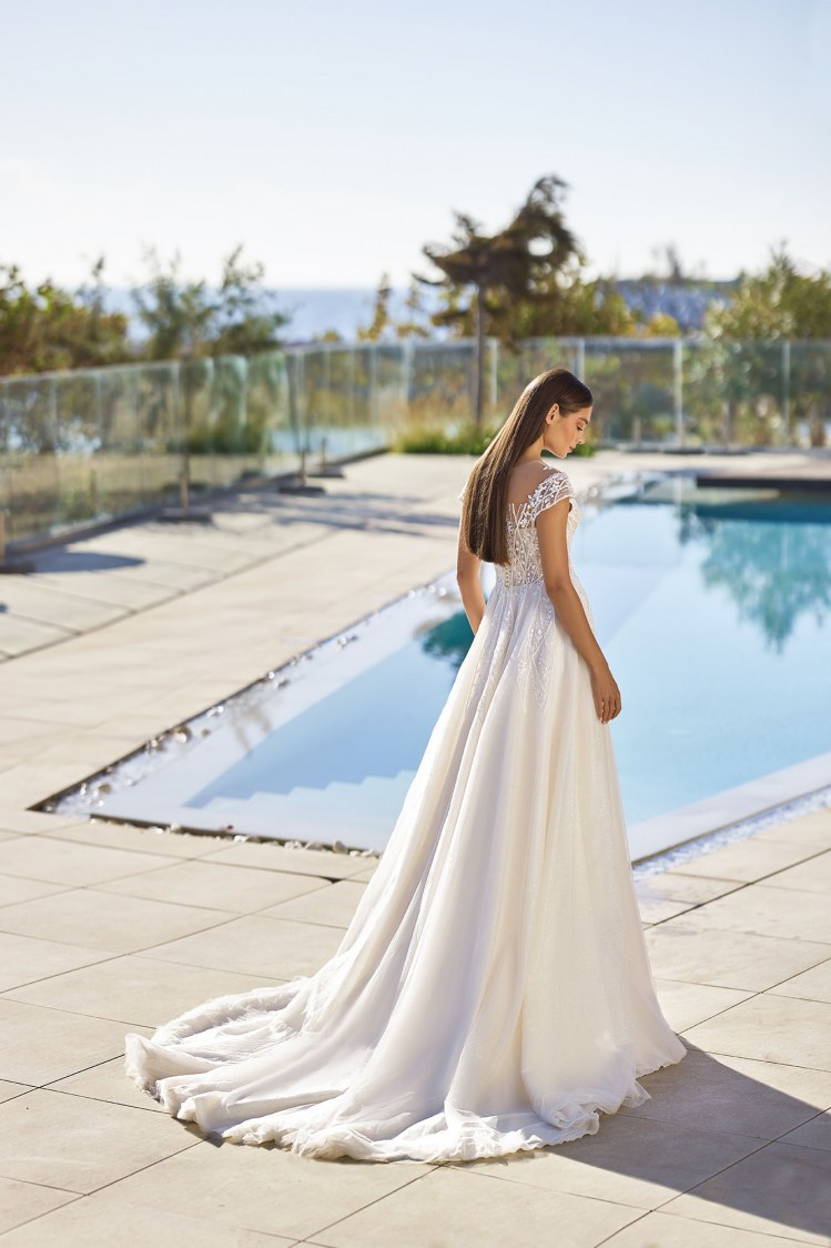Dress GR033 from the Golden Ray collection by Angeo Bridal