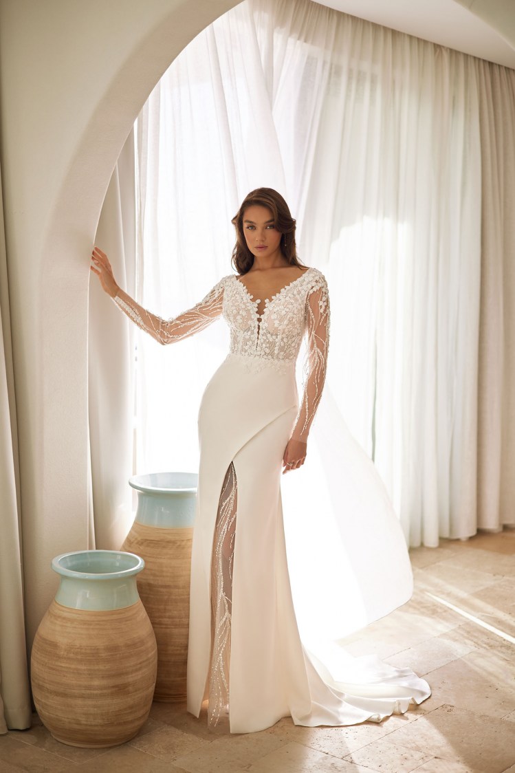 Dress GR035 from the Golden Ray collection by Angeo Bridal