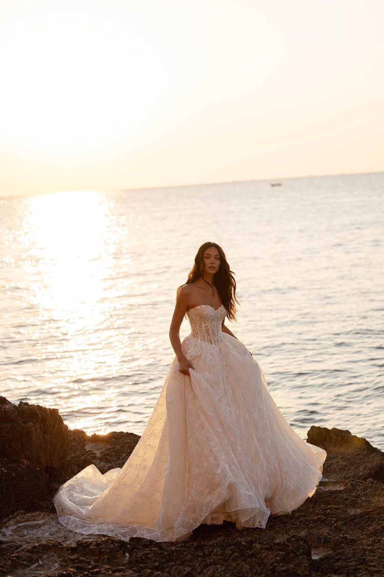 Плаття M285 Caprielle з колекції Monopoli від Angeo Bridal