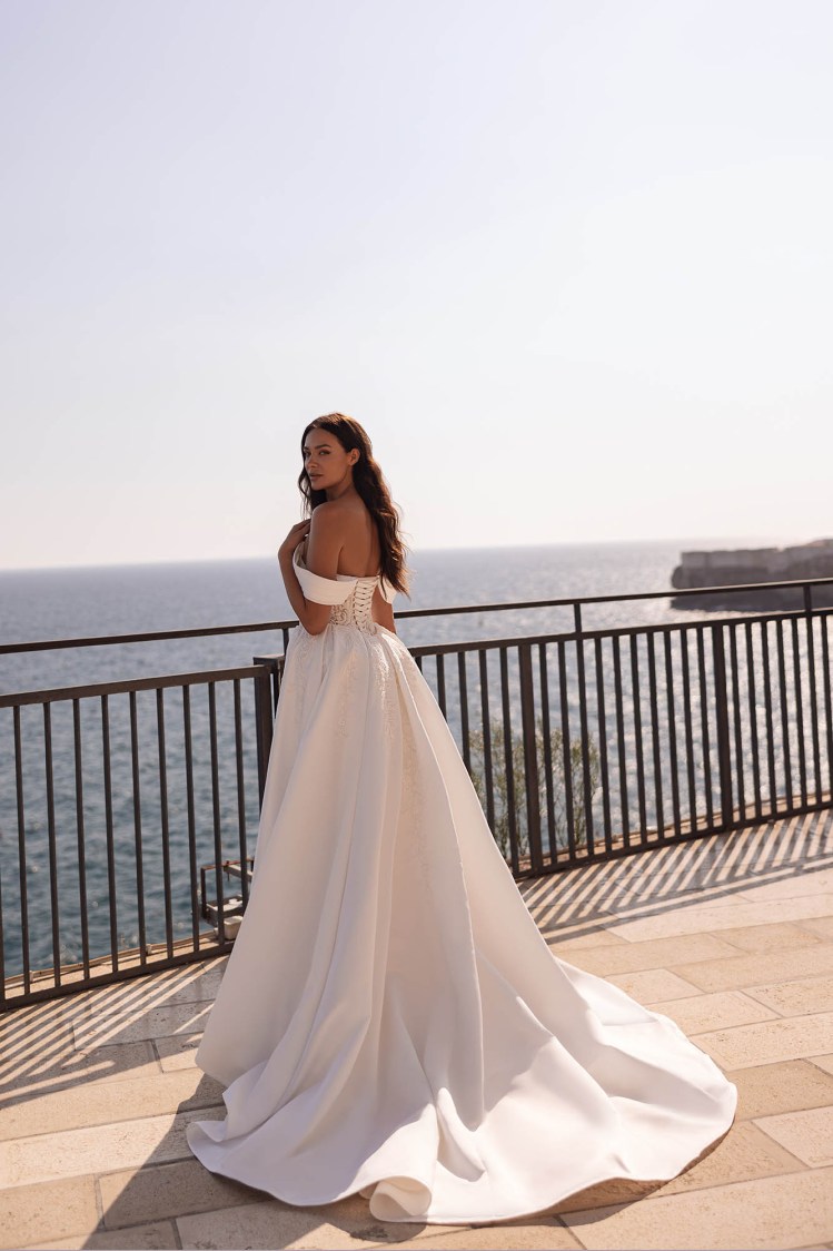 Плаття M294 Alvara з колекції Monopoli від Angeo Bridal