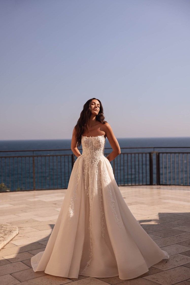 Плаття M294 Alvara з колекції Monopoli від Angeo Bridal