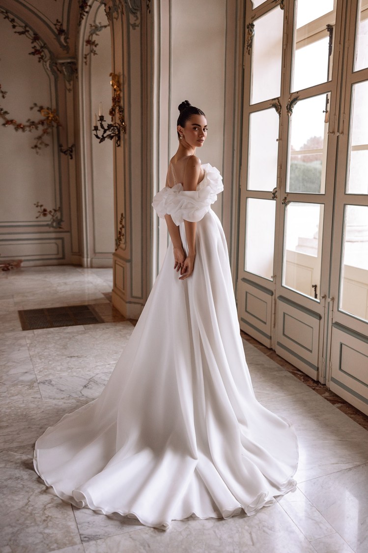 Dress RE233 Robbie from the Royal Elegance collection by Angeo Bridal