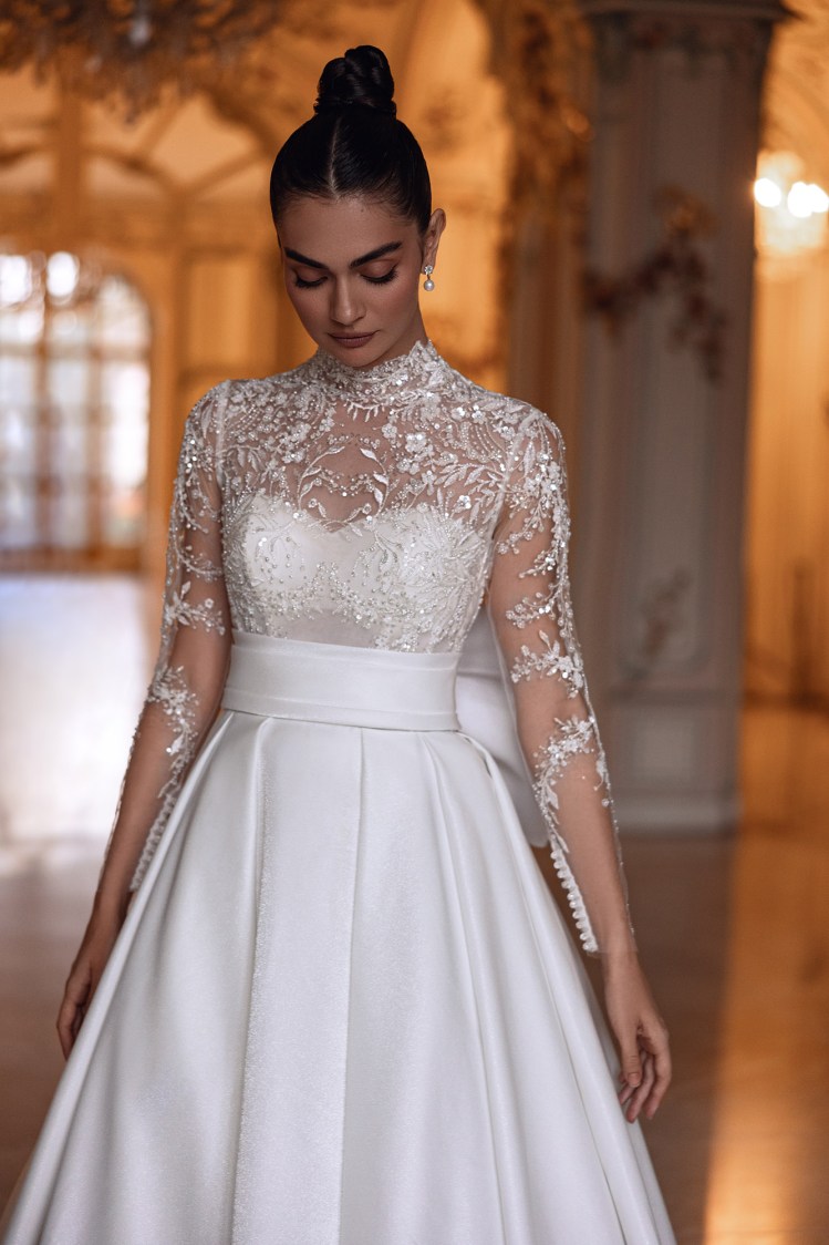 Dress RE235 Isotta from the Royal Elegance collection by Angeo Bridal