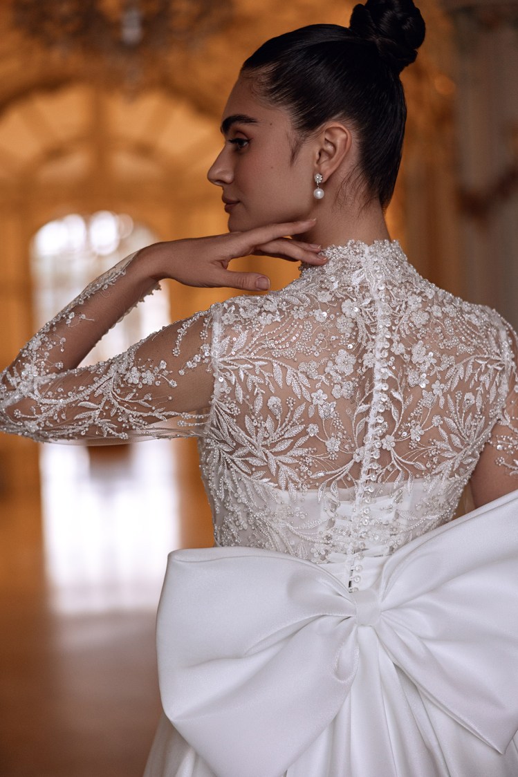 Dress RE235 Isotta from the Royal Elegance collection by Angeo Bridal