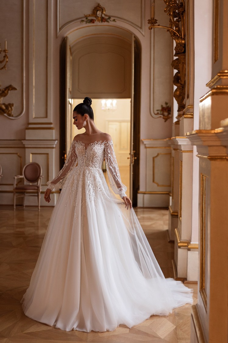 Dress RE238 Esma from the Royal Elegance collection by Angeo Bridal