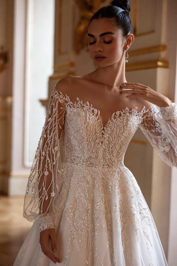 Dress RE238 Esma from the Royal Elegance collection by Angeo Bridal