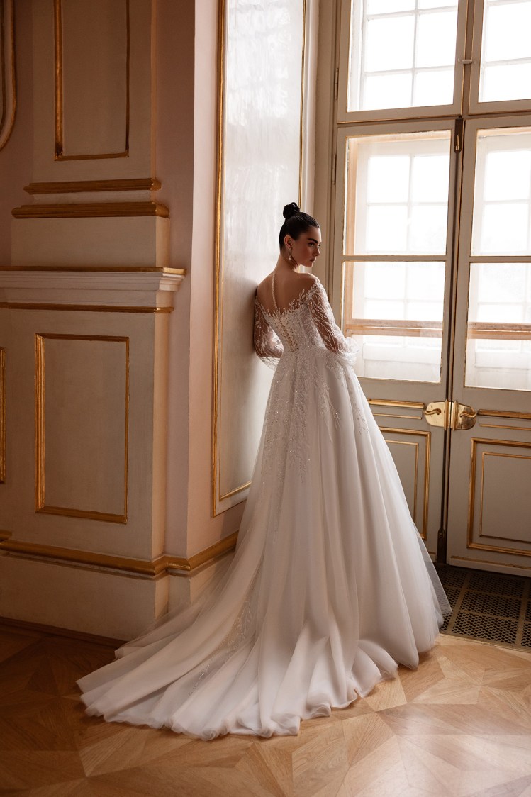 Dress RE238 Esma from the Royal Elegance collection by Angeo Bridal