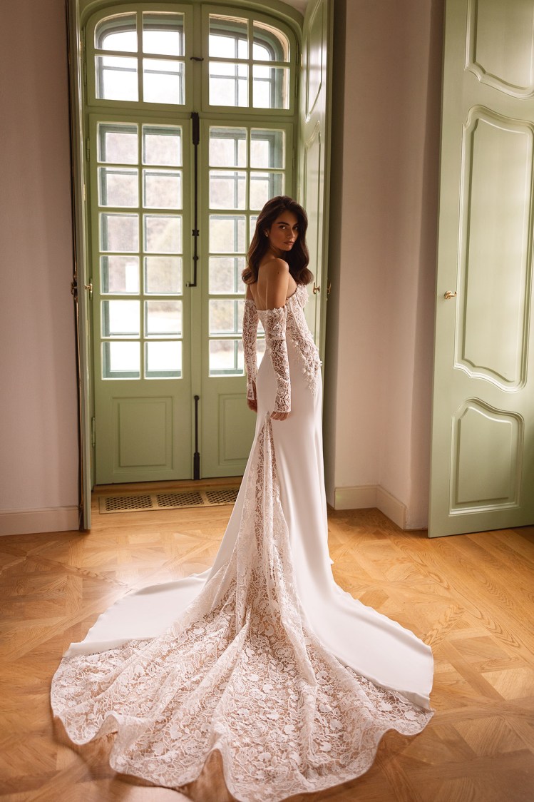 Dress RE239 Petra from the Royal Elegance collection by Angeo Bridal