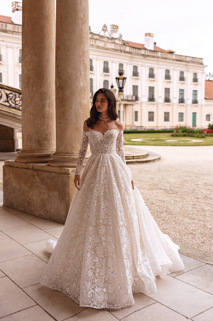 Dress RE240 Genevieva from the Royal Elegance collection by Angeo Bridal