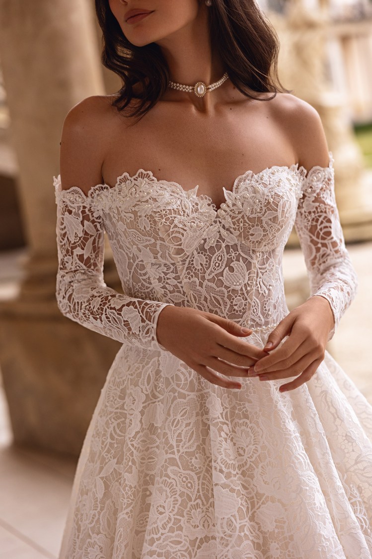Dress RE240 Genevieva from the Royal Elegance collection by Angeo Bridal