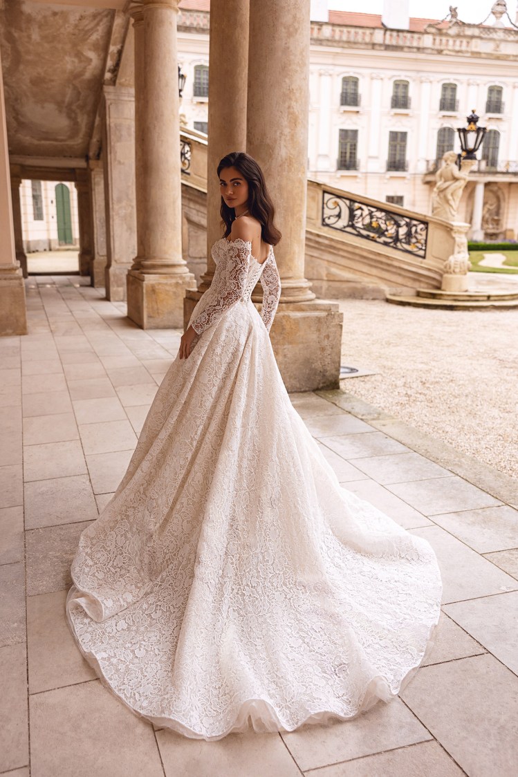 Dress RE240 Genevieva from the Royal Elegance collection by Angeo Bridal