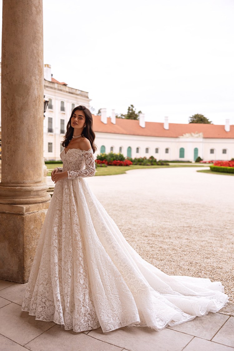 Dress RE240 Genevieva from the Royal Elegance collection by Angeo Bridal