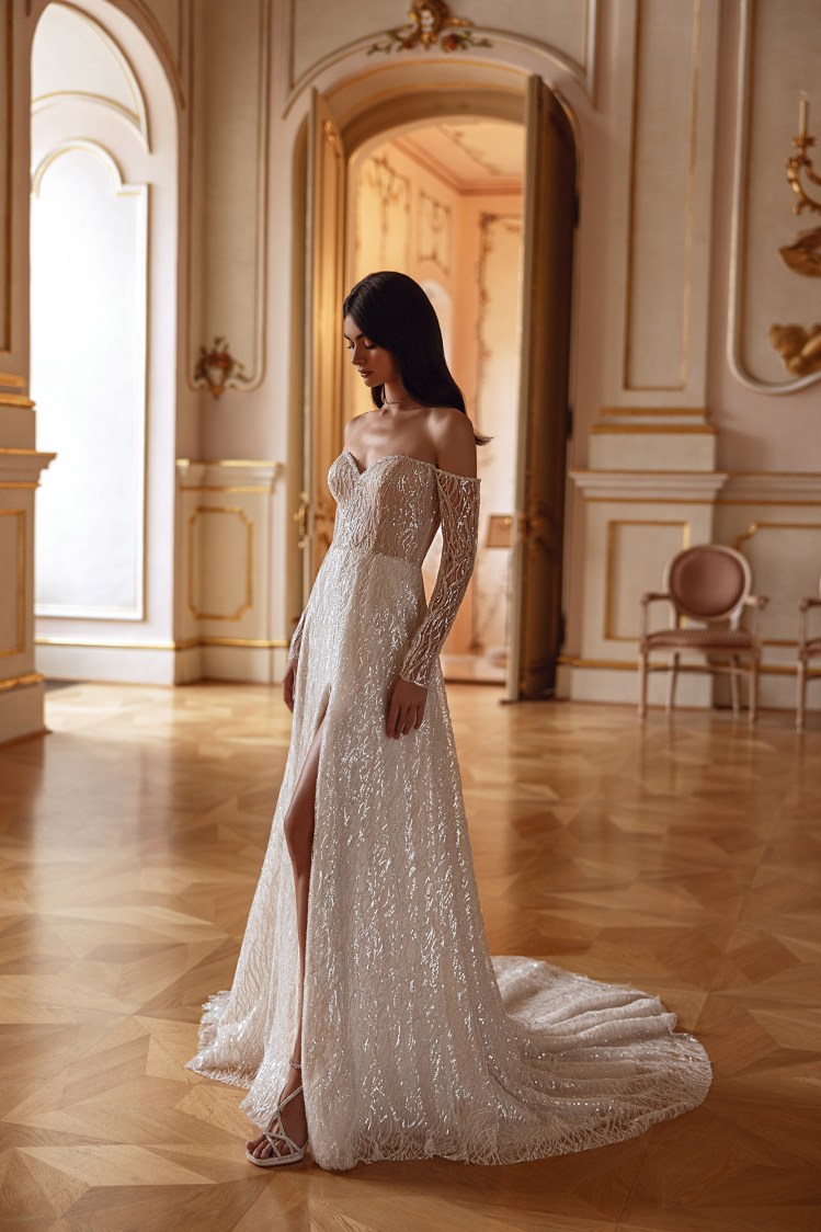 Dress RE243 Meta from the Royal Elegance collection by Angeo Bridal