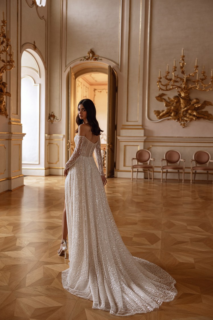 Dress RE243 Meta from the Royal Elegance collection by Angeo Bridal