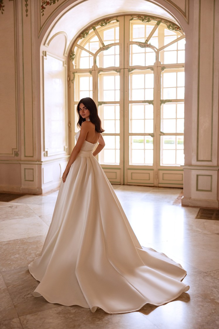Dress RE244 Izzi from the Royal Elegance collection by Angeo Bridal