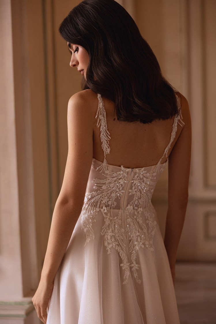 Dress RE247 April from the Royal Elegance collection by Angeo Bridal