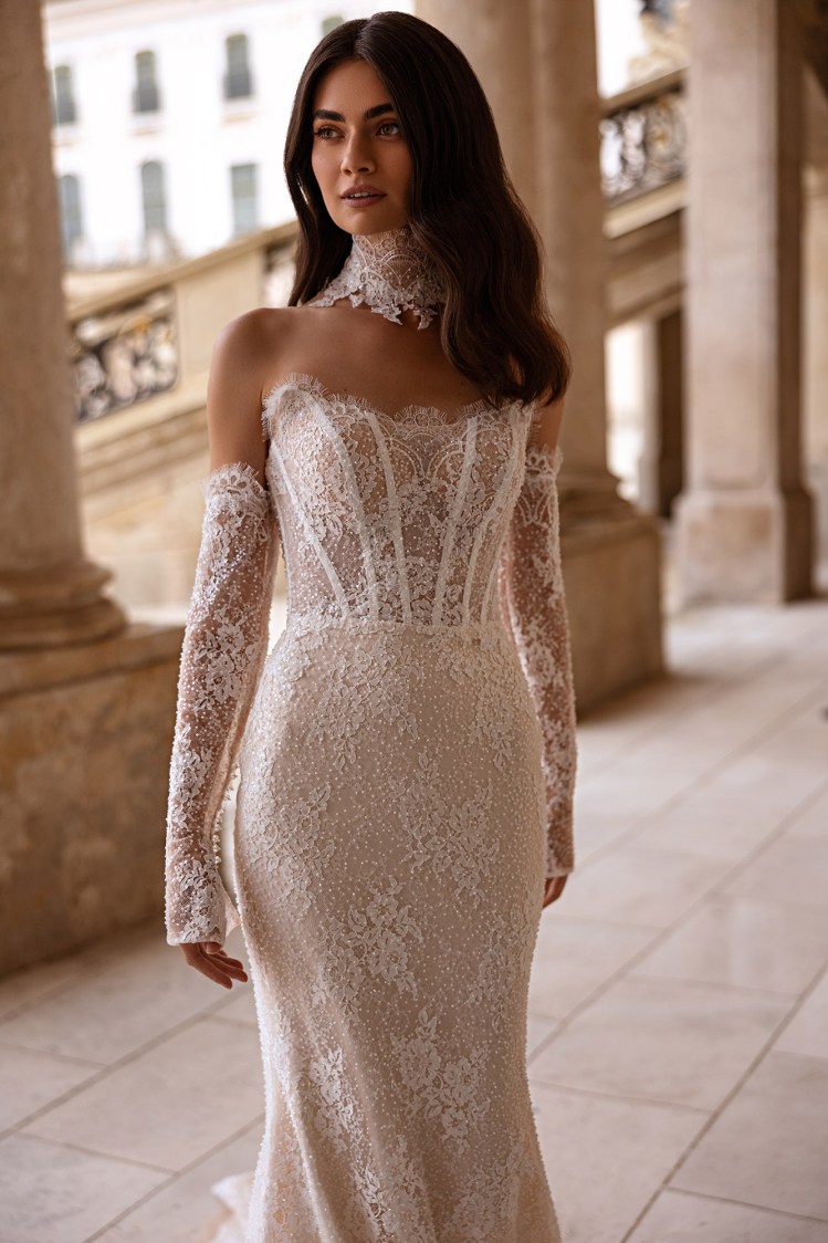Dress RE248 Lexia from the Royal Elegance collection by Angeo Bridal