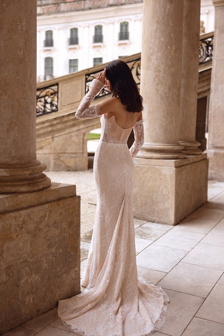 Dress RE248 Lexia from the Royal Elegance collection by Angeo Bridal