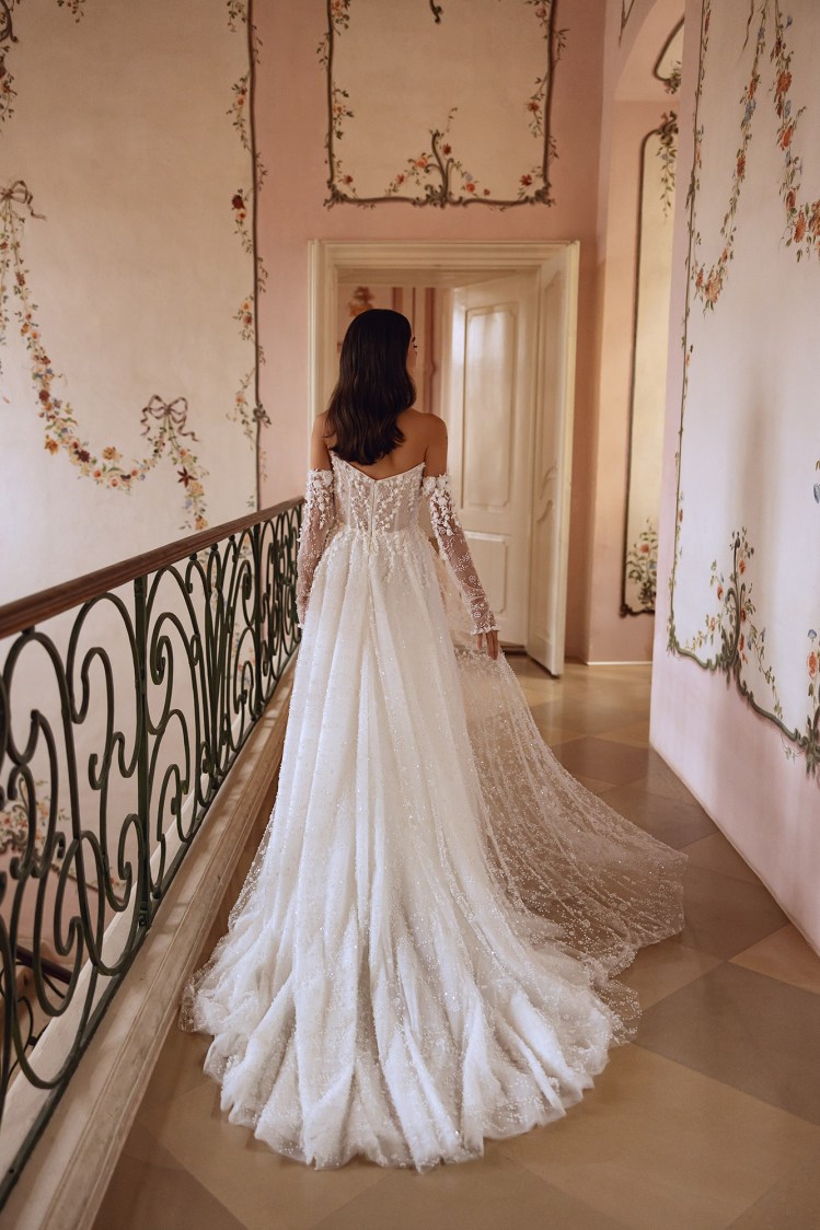 Dress RE249 Debby from the Royal Elegance collection by Angeo Bridal