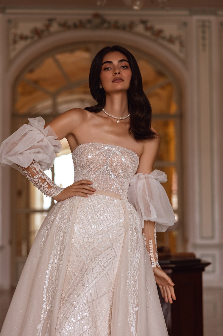 Dress RE250 Zelda from the Royal Elegance collection by Angeo Bridal